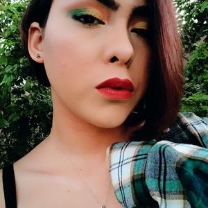 Meet your Posher, Priscila